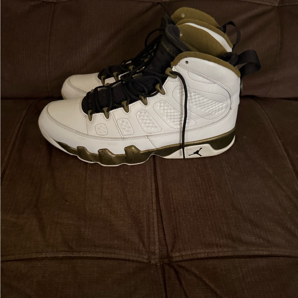 Air Jordan Retro Sneakers - White and Black